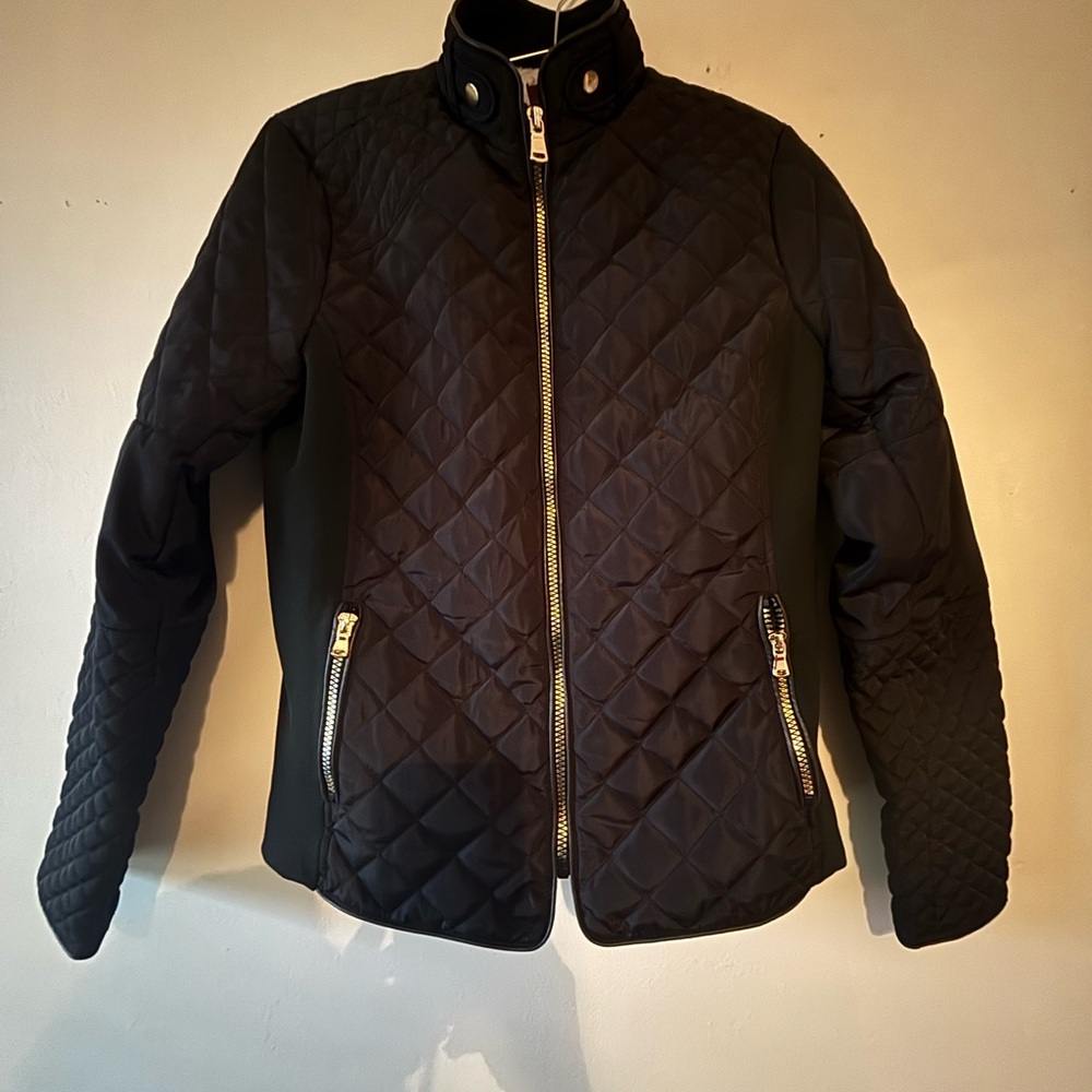 Chic Black Quilted Women's Puffer Jacket size medium